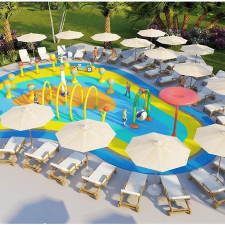 Maris Grand Waterpark Resort Protaras Exterior foto