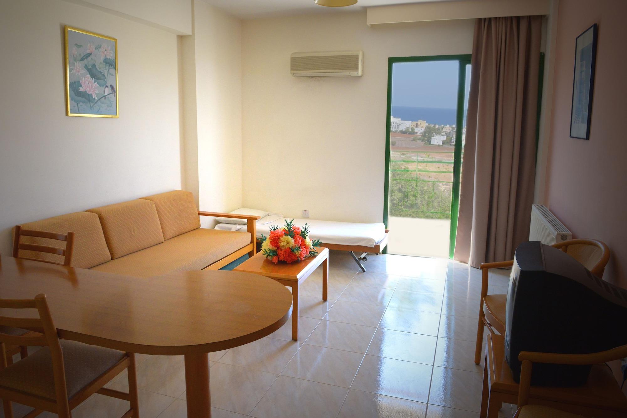 Maris Grand Waterpark Resort Protaras Exterior foto