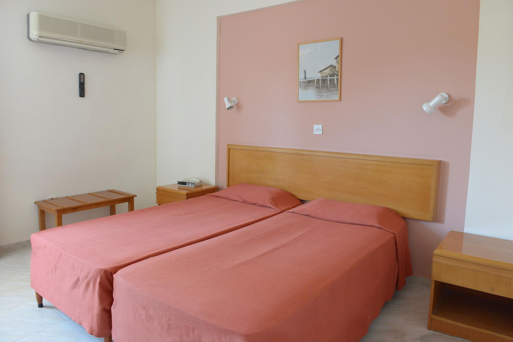 Maris Grand Waterpark Resort Protaras Exterior foto