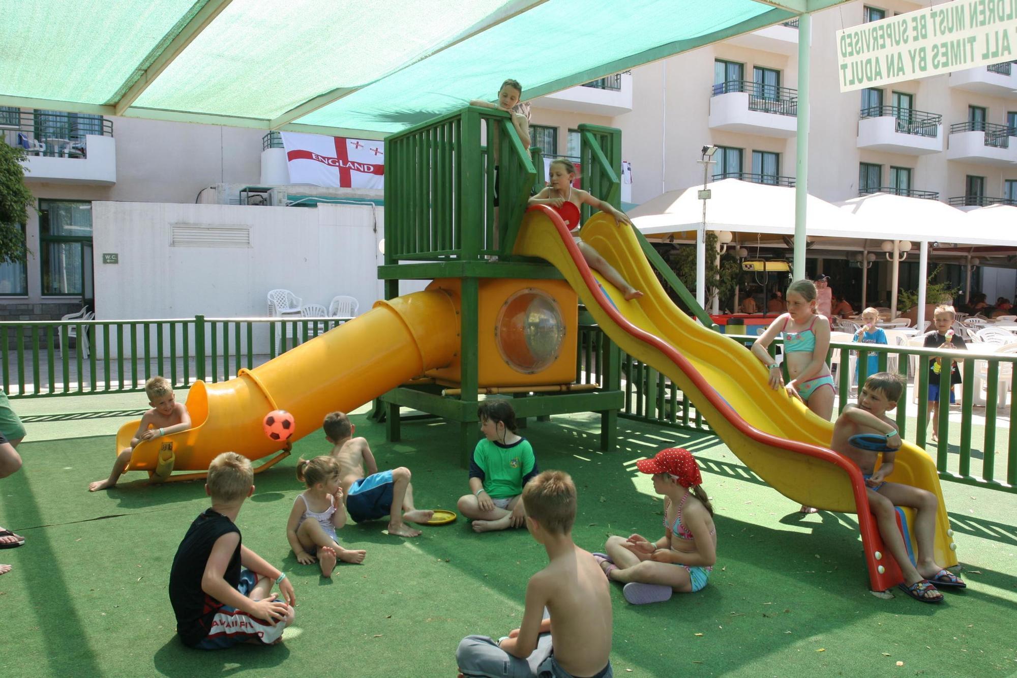 Maris Grand Waterpark Resort Protaras Exterior foto