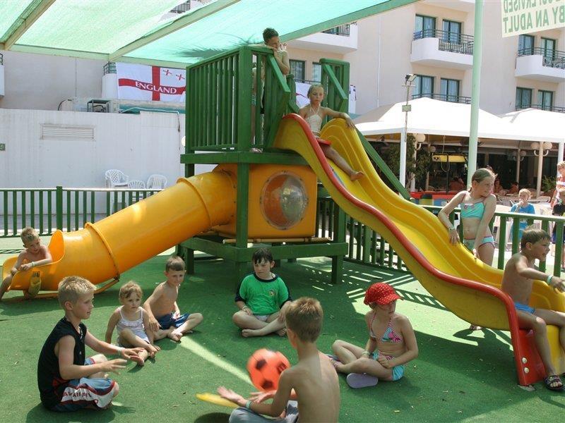 Maris Grand Waterpark Resort Protaras Exterior foto