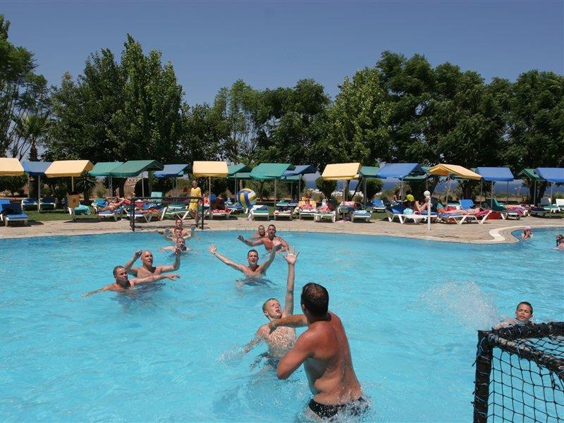 Maris Grand Waterpark Resort Protaras Exterior foto