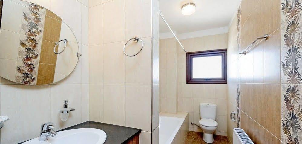 Maris Grand Waterpark Resort Protaras Exterior foto