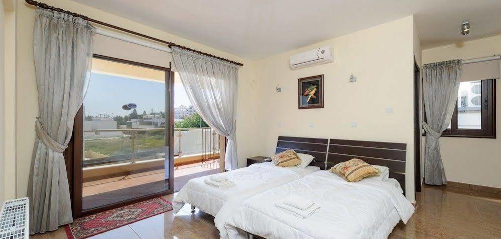 Maris Grand Waterpark Resort Protaras Exterior foto